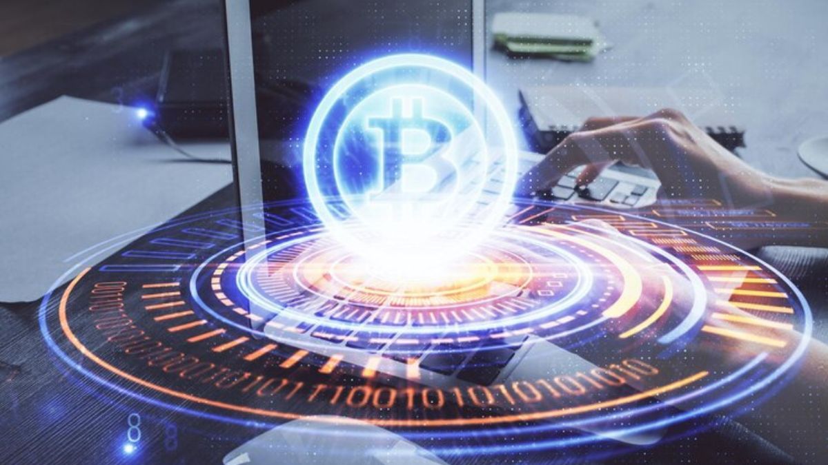 How does it use AI in iCryptoAI.com innovation?
