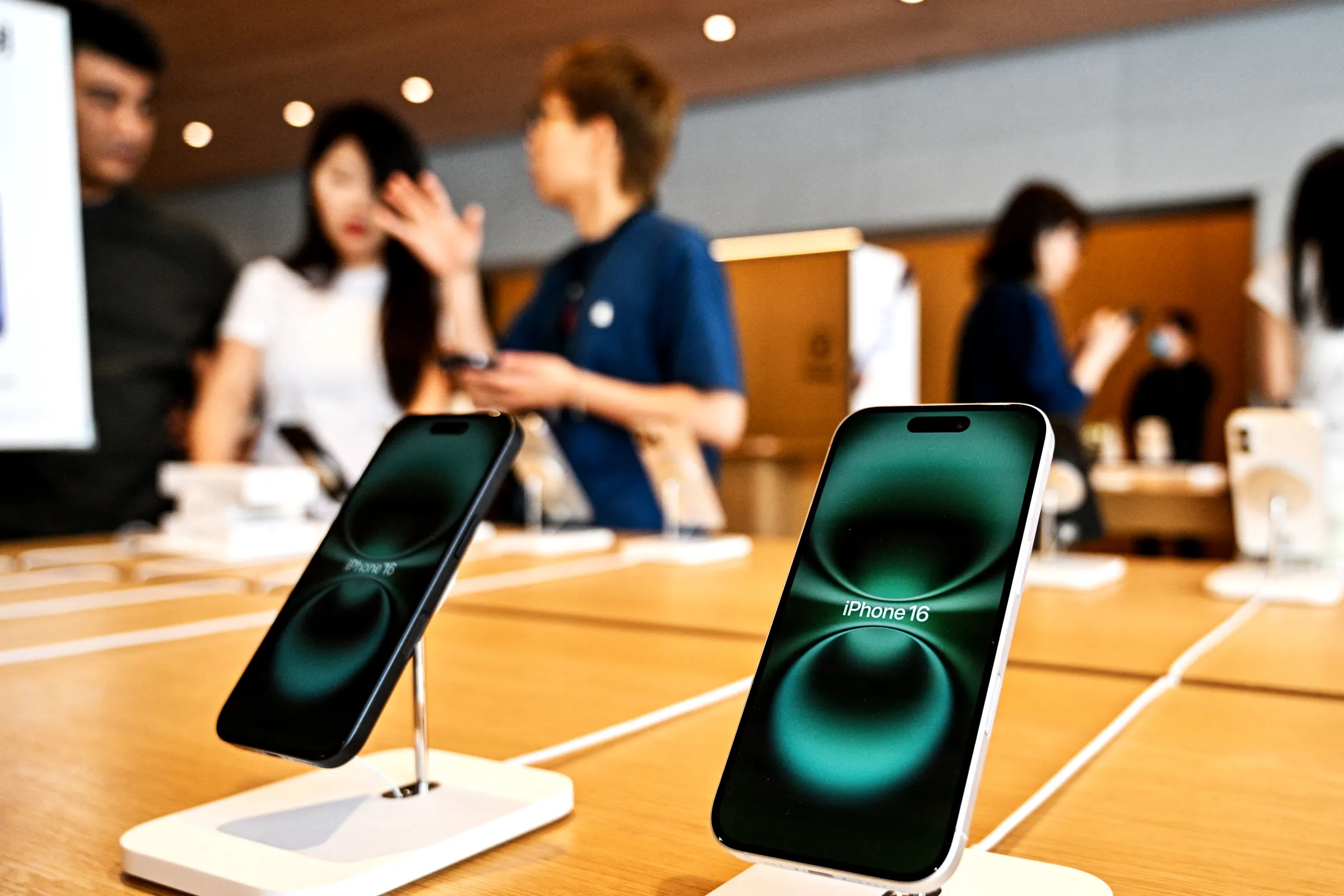 What Are the Current Mobile Service Tariffs in the USA?