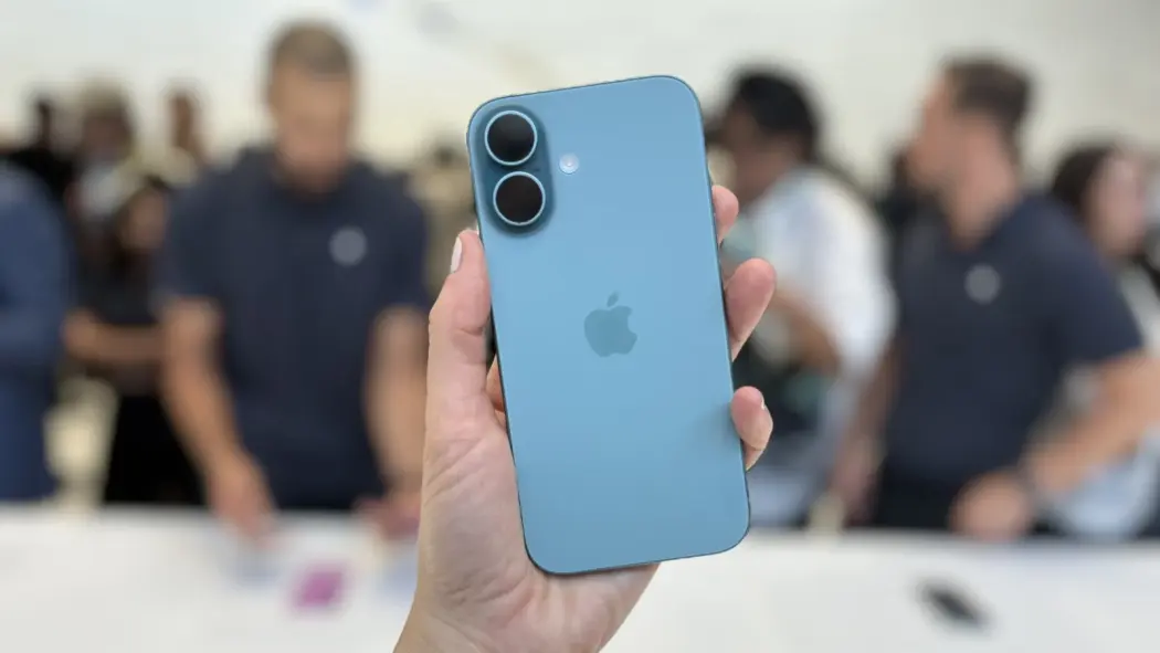 iPhone 16e vs Pixel 9a : Which Smartphone Reigns Supreme?